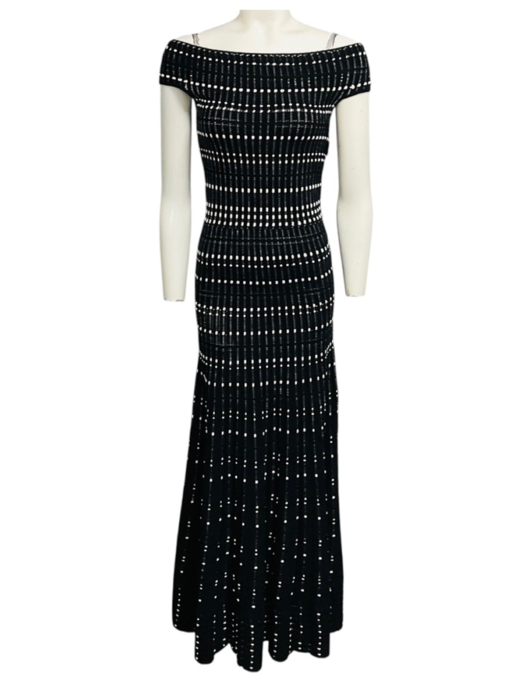 ALEXANDER MCQUEEN BLACK / WHITE PATTERNED KNIT MAXI DRESS